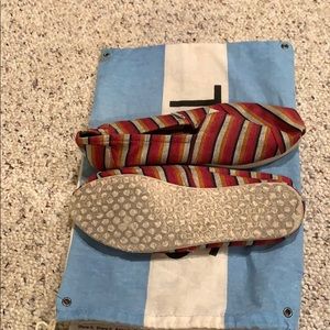 Women’s TOMS size 6.